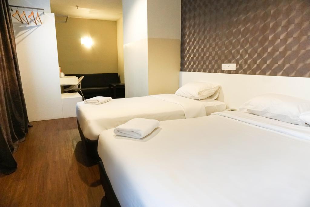 Erica Hotel Johor Bahru Buitenkant foto