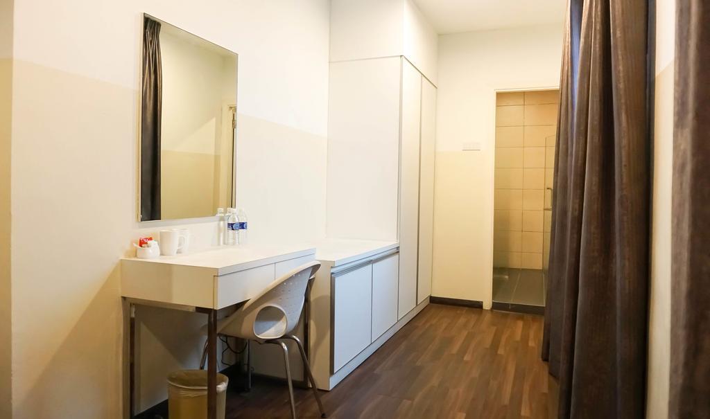 Erica Hotel Johor Bahru Buitenkant foto