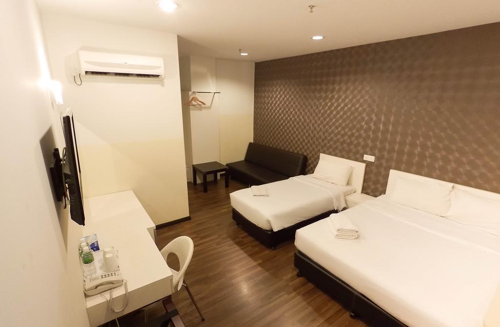 Erica Hotel Johor Bahru Buitenkant foto
