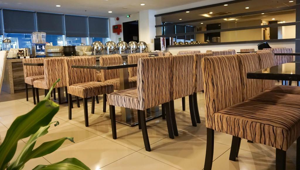 Erica Hotel Johor Bahru Buitenkant foto