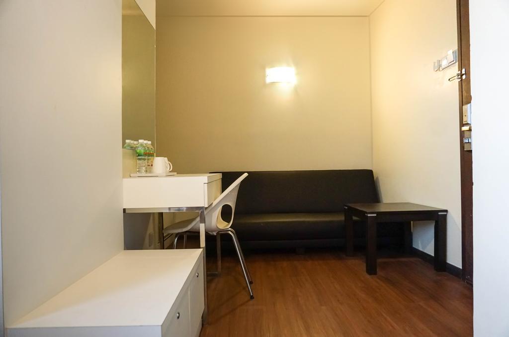 Erica Hotel Johor Bahru Buitenkant foto