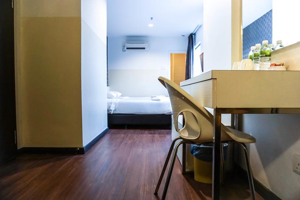 Erica Hotel Johor Bahru Buitenkant foto