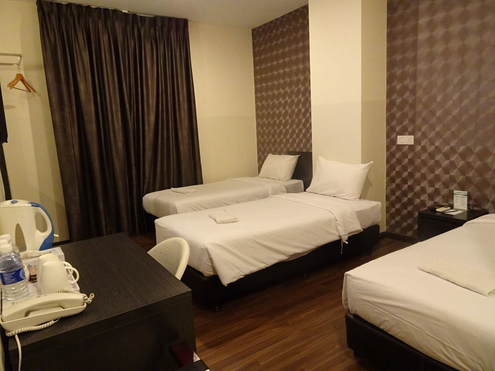 Erica Hotel Johor Bahru Buitenkant foto